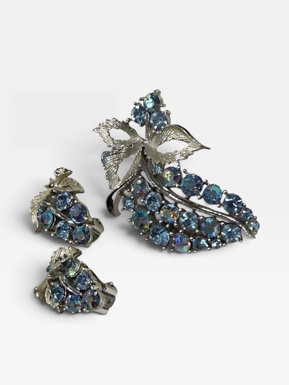 Lisner Blue AB Rhinestone Leaf Spray Brooch Clip Earrings Silver Tone 1950s*